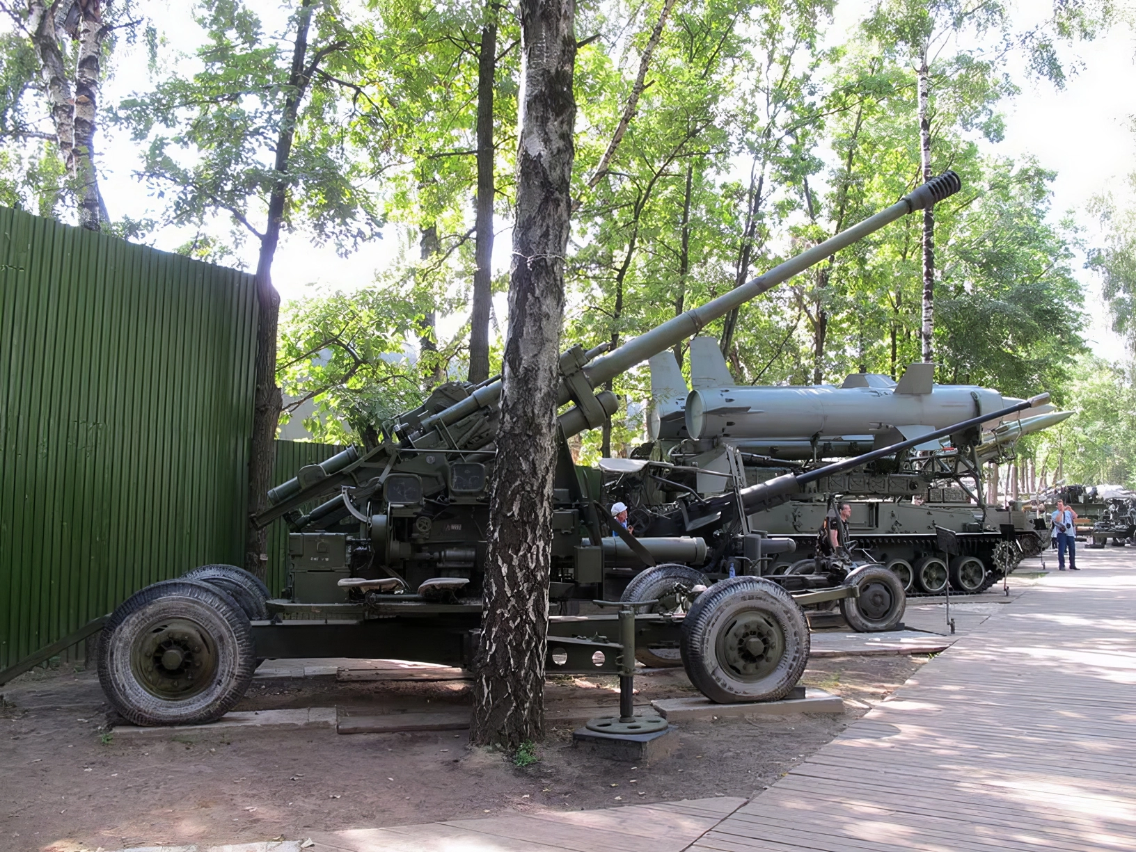 Sovětský 100 mm KS-19
