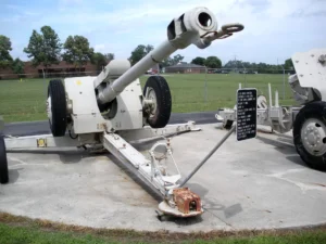Soviet 122mm D-30 Howitzer - Walk Around