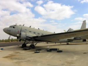 Douglas C-47 Dakota - WalkAround