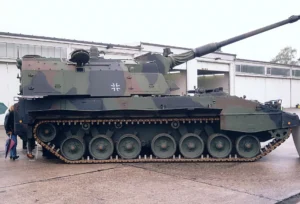 Panzerhaubitze 2000 - Fotók & videó