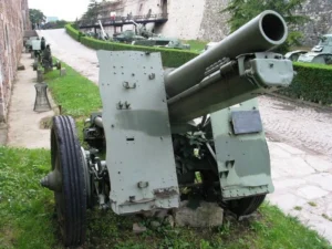 15 cm sIG 33 - Sprehod naokoli