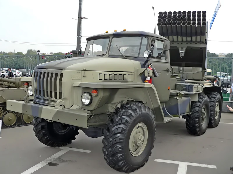BM-21 Grad auf URAL 4320