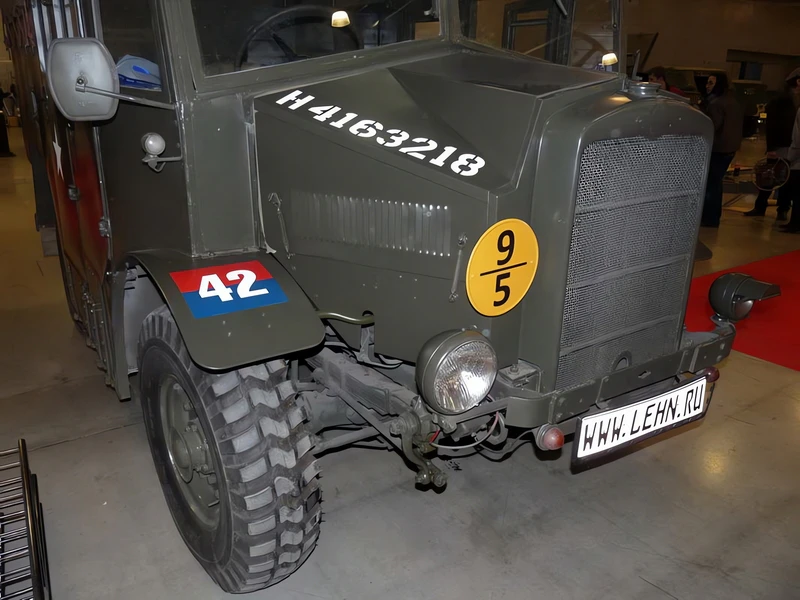 Morris-Commercial C8