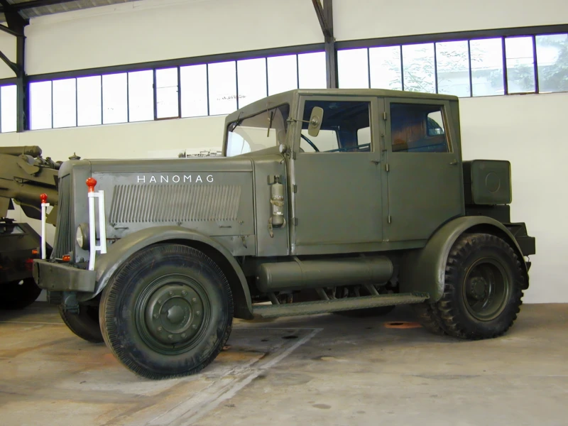 Hanomag ST-100