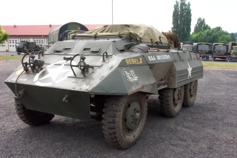 Voiture scoute M20