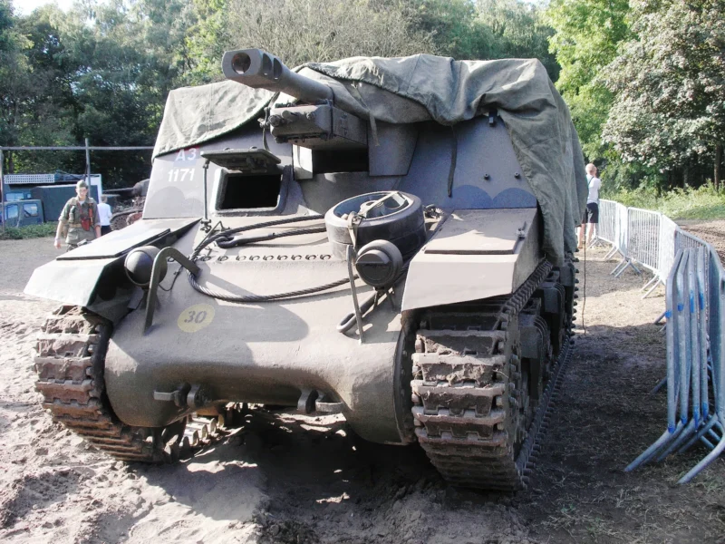 Self-propelled 25pdr Sexton 05