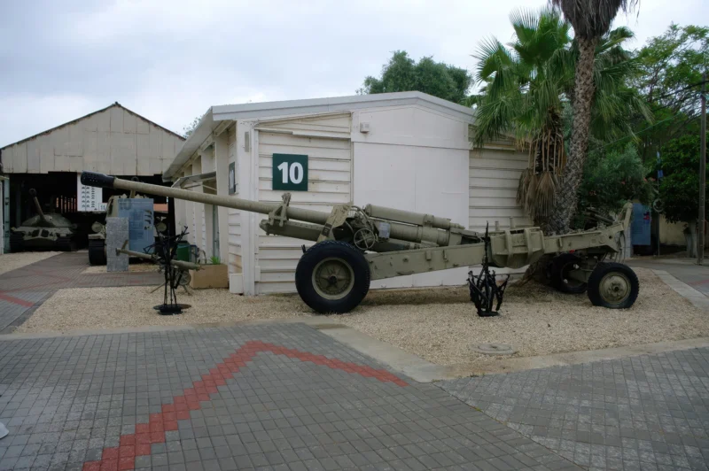 130mm M46 001