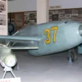 Jak-15 Peří