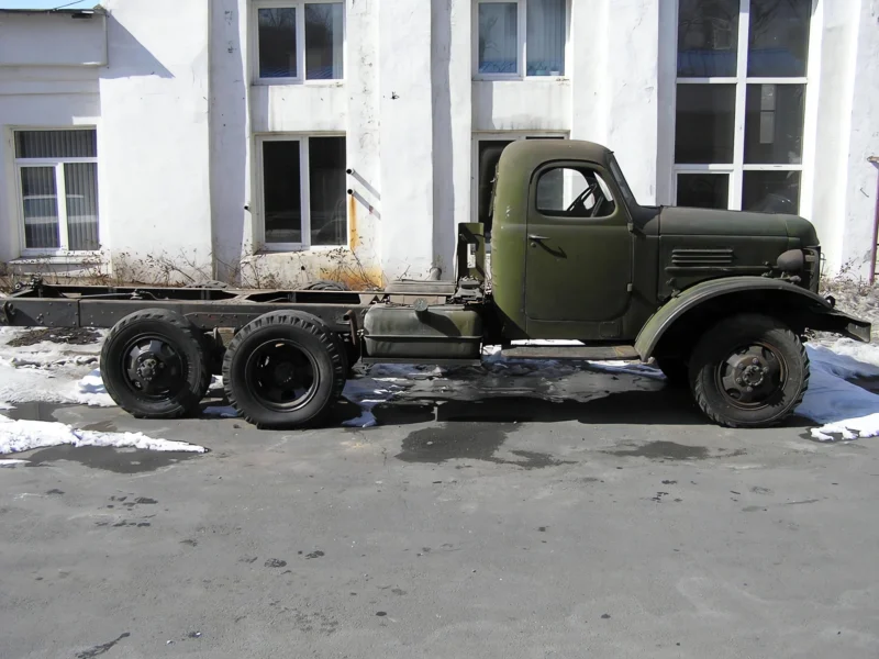 ZiS-151 01