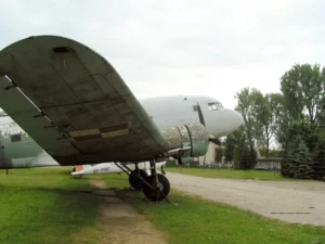 Lisunov Li-2 - WalkAround