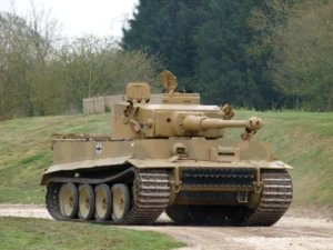 Tiger Tank i aktion - WalkAround