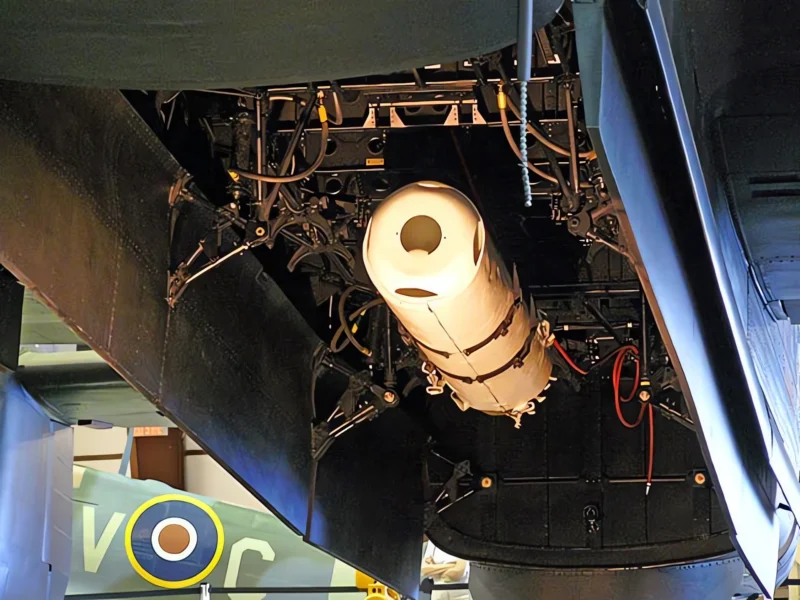 Handley Page Halifax Bomber 4