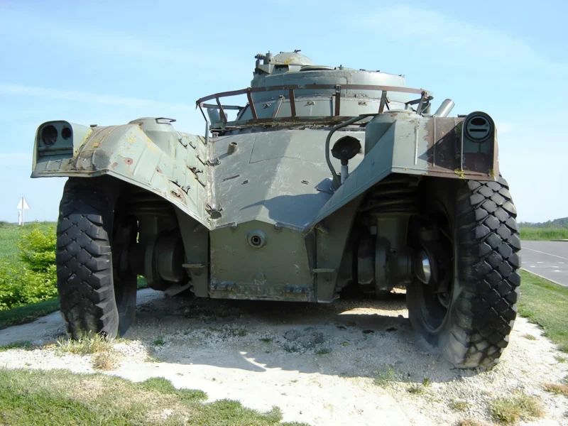 Panhard EBR FL-11 02