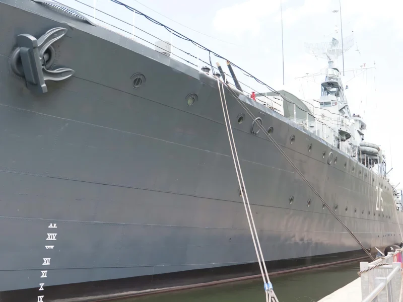 Destroyer HMCS Haida 04