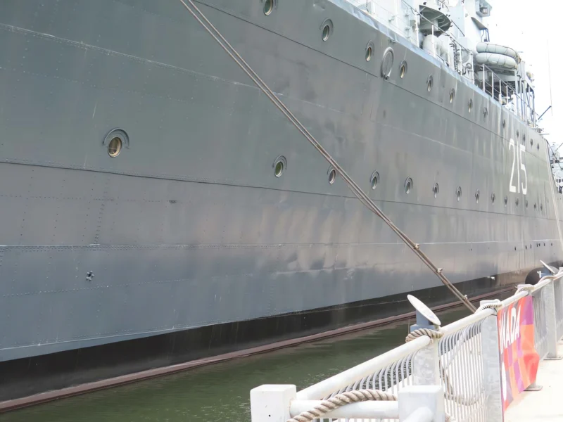 Destroyer HMCS Haida 09