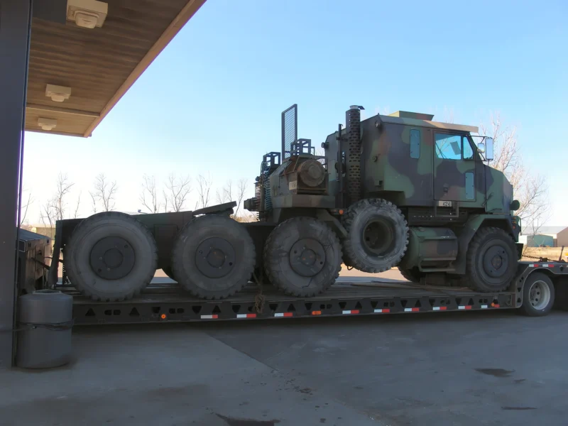 M1070 Heavy Equipment Transport 01
