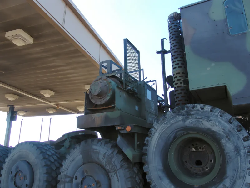 M1070 Heavy Equipment Transport 06