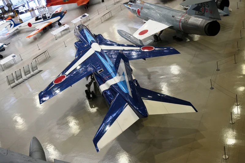 Mitsubishi T-2 01