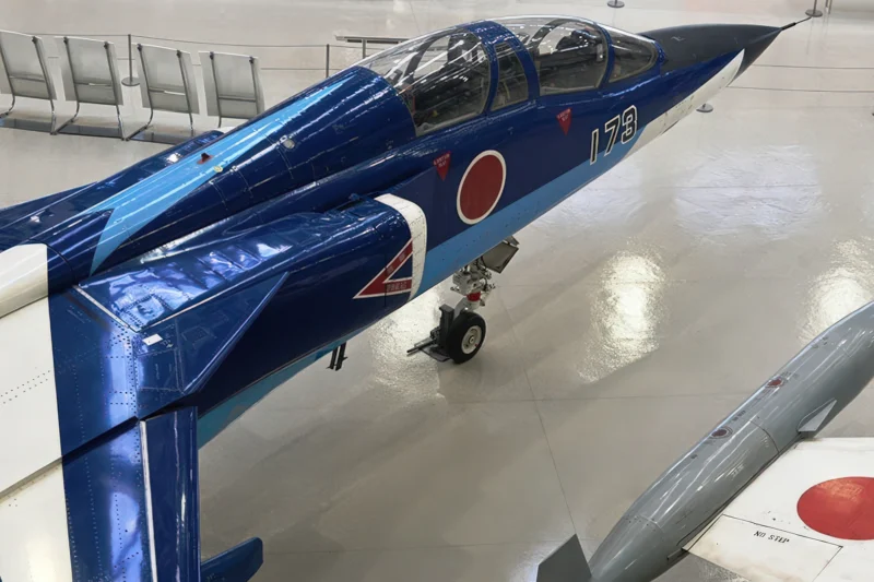 Mitsubishi T-2 06