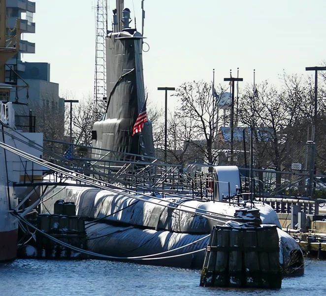 USS Becuna SS-319 03