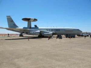Boeing E-3 Sentry - снимки и видео