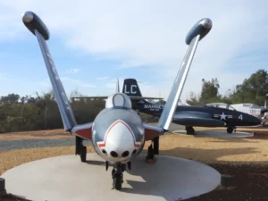 Grumman F9F Panther - Fotografie & Video