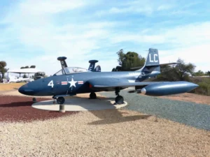 McDonnell F2H Banshee - Снимки и видео