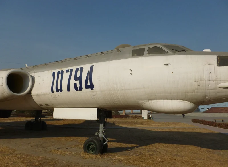 Tupolev Tu-16 Badger 09