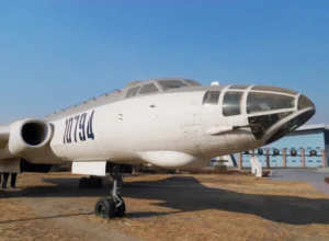 Tupolev Tu-16 Grevling - Bilder og video