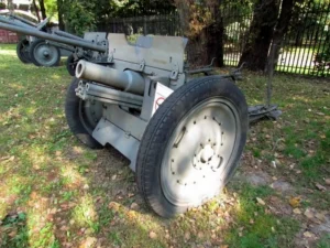 76 mm regimentspistol M1927 - Bilder og video