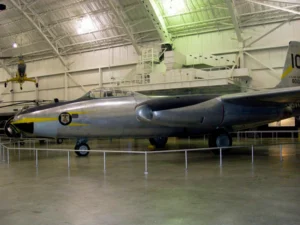 North American B-45 Tornado - Bilder og Video