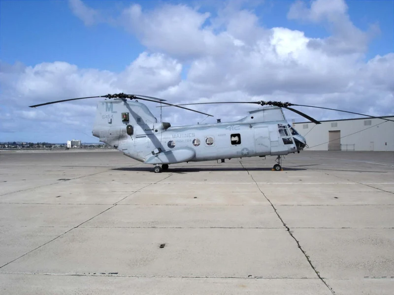 CH-46E 8