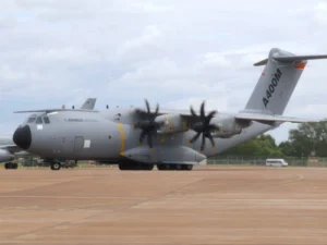 Airbus Military A400M Grizzly - Foton och videor