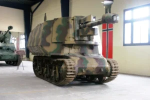 105mm leFH auf Hotchkiss 39H - Photos & Video