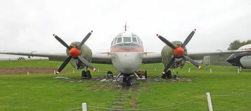 Vickers Varsity 01