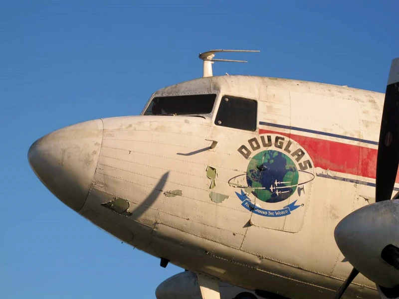 Douglas DC-3